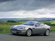 United Kingdom : Aston Martin Thrill in Stafford (UK) - Christmas Gift for the adrenaline junkie