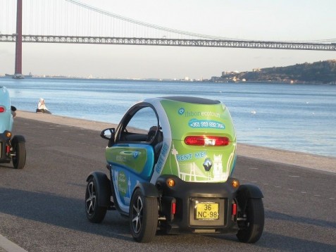 Free Ride Tour Lisbon in an Funny E-Car with GPS Guide for 2 (6 hours)