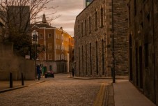 Dublin: Historic Landmarks Walking Tour for Two