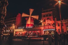 Moulin Rouge Paris - with Dinner (Pescatarian/Vegetarian)