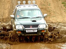 4x4 off road driving experience - Exclusive Junior Taster