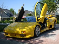 Lamborghini Diablo VT 30-Minute Driving Experience in Heerhugowaard