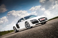 Audi R8 vs. Ferrari - Anglesey