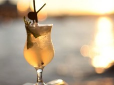 River Thames Evening Cruise with Bubbly and Canapés