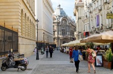 Bucharest Discovering Tour - Half Day for One