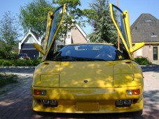 Lamborghini Diablo VT 30-Minute Driving Experience in Heerhugowaard