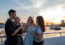 River Thames Evening Cruise with Bubbly and Canapés