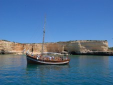 Almoço a Bordo em Barco Pirata na Costa do Algarve p/ Criança até 10 anos